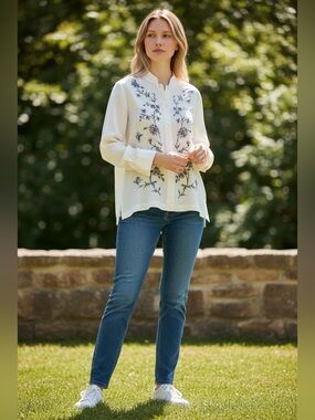 Sunny Leigh 100% Silk Blouse with Embroidery White Sz XL